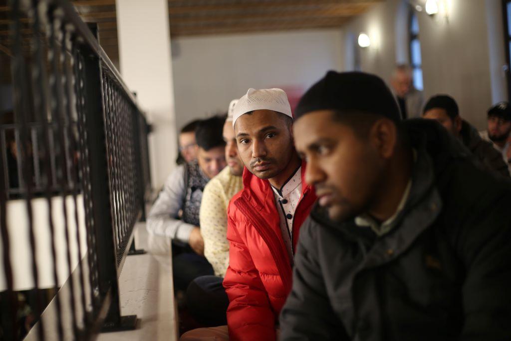 Islam: Jutarnjom molitvom obeležen početak ramazanskog Bajrama u Novom Pazaru 6 obeležavanje početka Bajrama