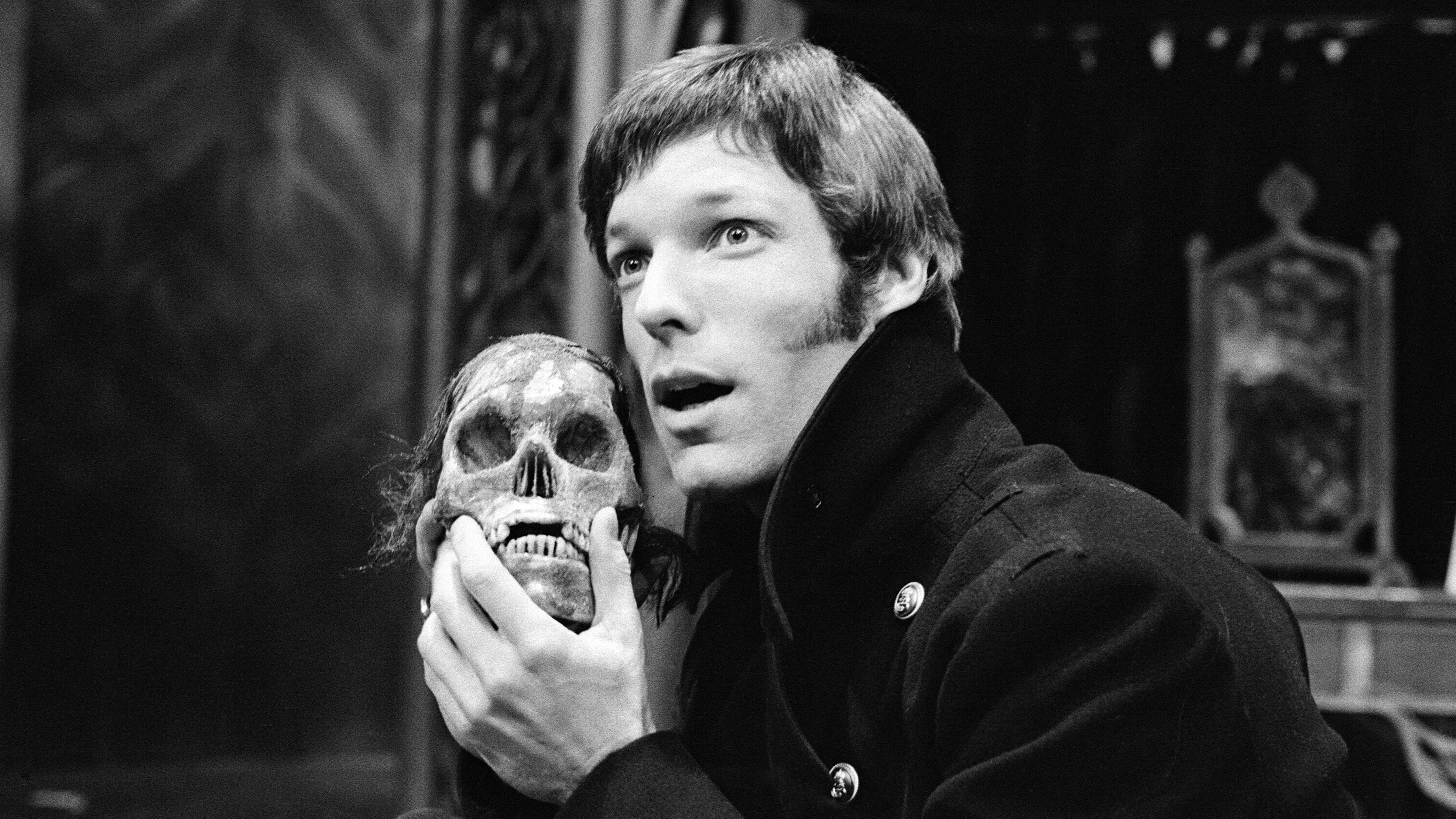 Ričard Čemberlen kao Hamlet u Birmingemskom repertoarskom pozorištu 1969. godine