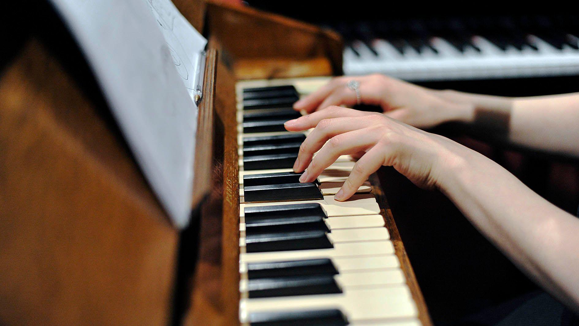 'Prva srpska pijanistkinja': Ko je bila Jovanka Stojković 2 ženske ruke i klavir