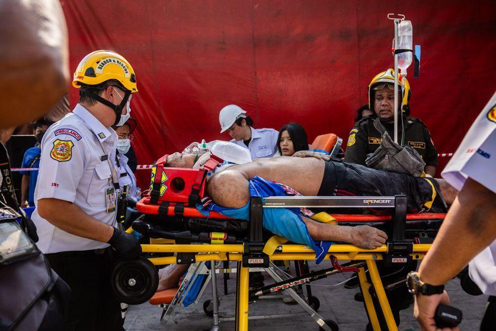 Tri dana posle razornog zemljotresa, nastavlja se potraga za preživelima u Mjanmaru i Tajlandu 15 Povređeni radnik