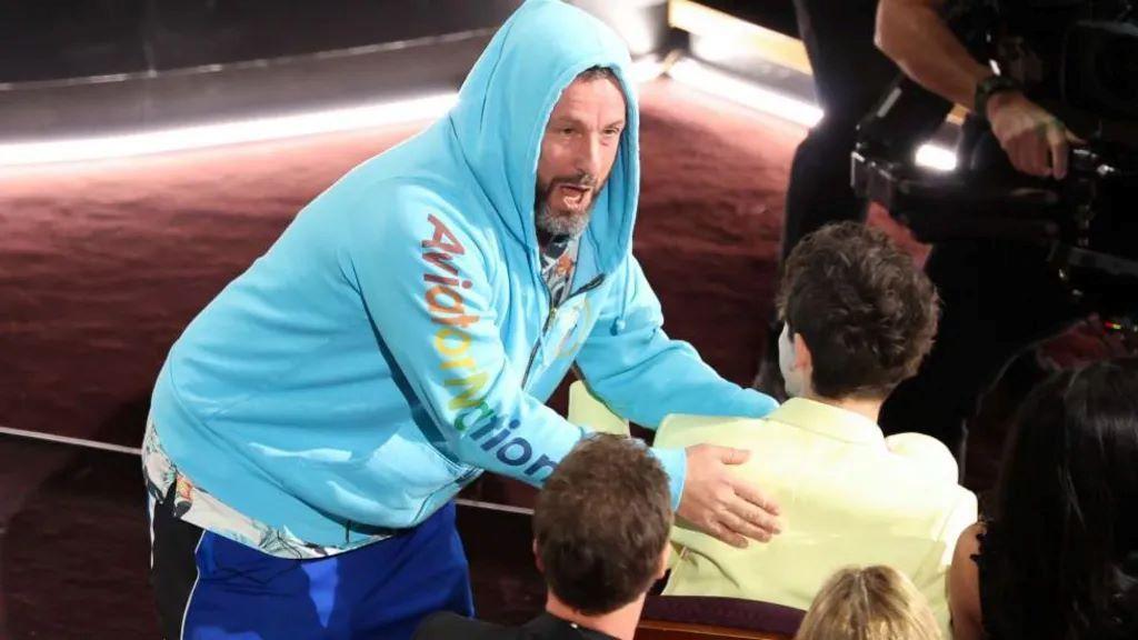 Pet Oskara za 'Anoru', najbolji glumac Ejdrijen Brodi, glumica Majki Medison 5 Adam Sendler na dodeli Oskara