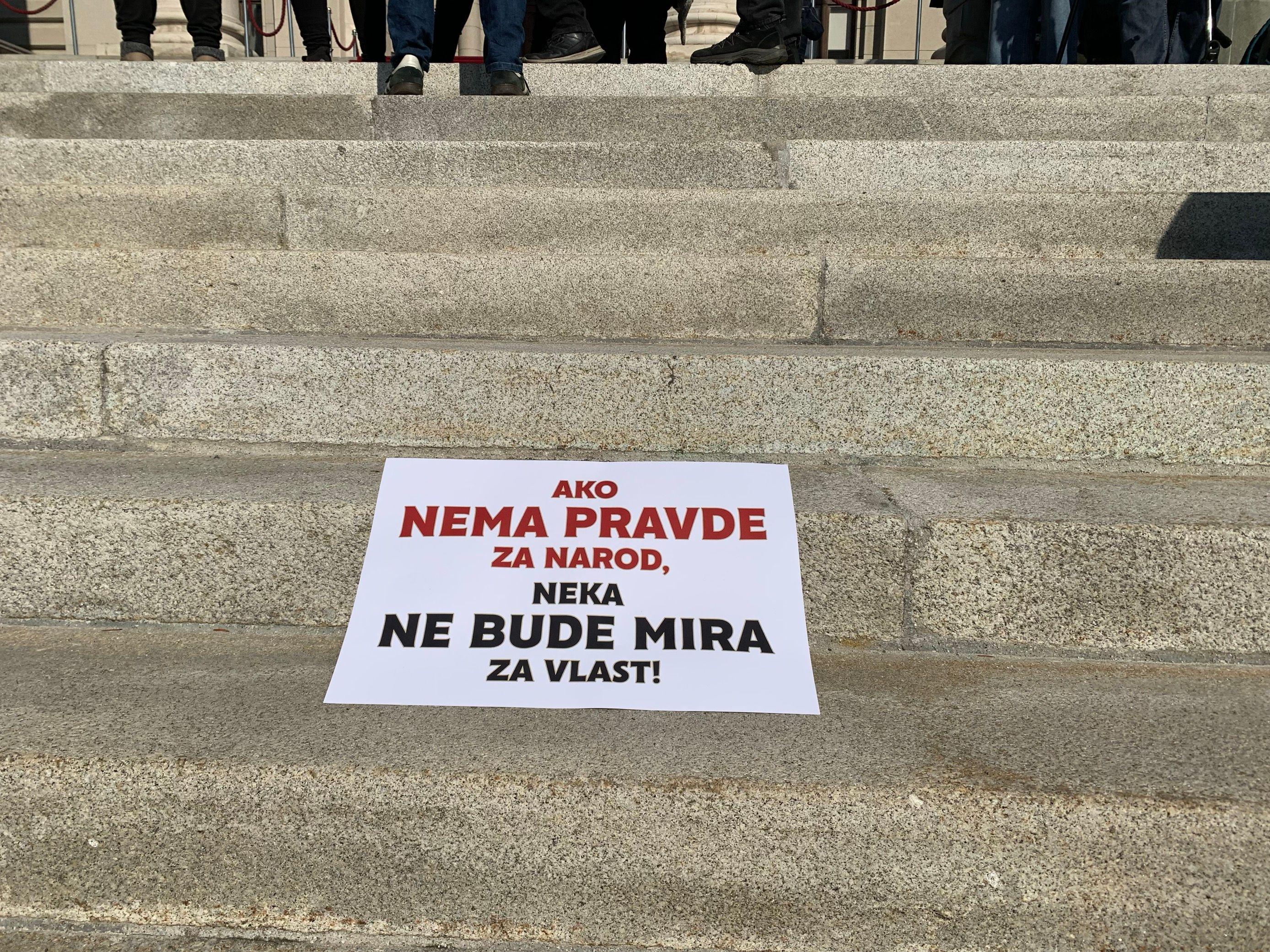 Sednica Skupština Srbije bez opozicije, EU zabrinuta zbog nasilja 2 Ispred Narodne skupštine - Ako nema pravde za narod, neka ne bude mira za vlast!