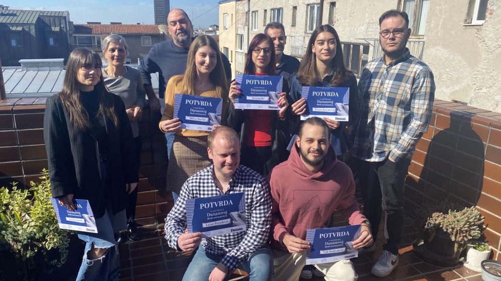 Dodeljene potvrde polaznicima četvrte generacije Danasove škole novinarstva 1