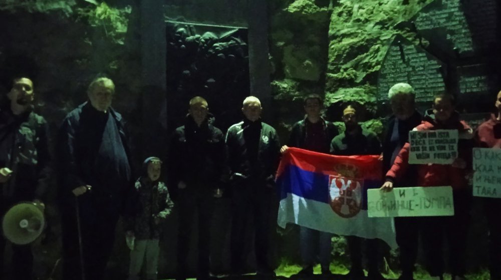 "Ono što je mene isteralo iz kuće, isteralo je i vas": Protesti u Velikom Bonjincu i Gadžinom Hanu, koje je država "zaboravila" 1