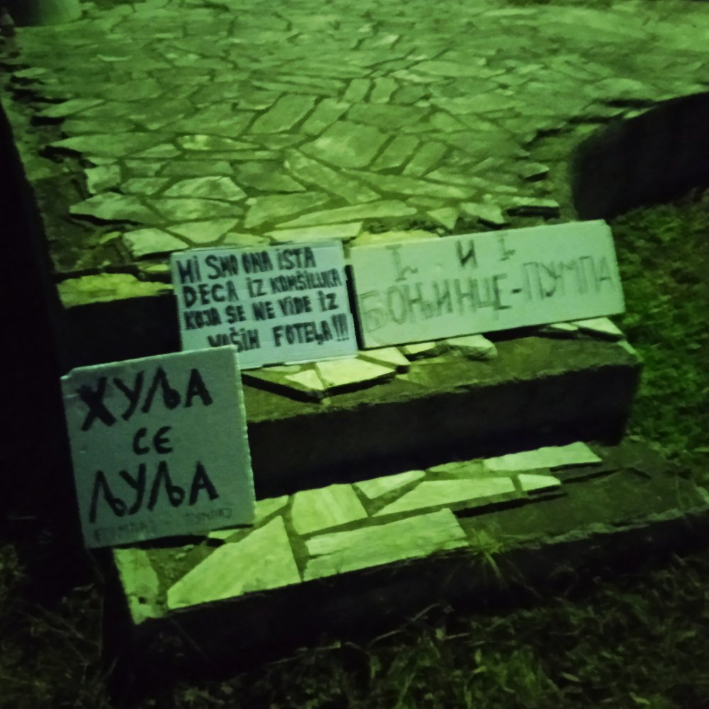 "Ono što je mene isteralo iz kuće, isteralo je i vas": Protesti u Velikom Bonjincu i Gadžinom Hanu, koje je država "zaboravila" 3 "Ono što je mene isteralo iz kuće, isteralo je i vas": Protesti u Velikom Bonjincu i Gadžinom Hanu, koje je država "zaboravila" 3