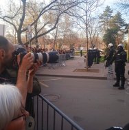 Blokada centralnih ulica, metalne ograde i kordoni policije u Nišu: Na partijski sastanak SNS ipak nisu došli najviši funkcioneri- "iz bezbednosnih razloga" 3