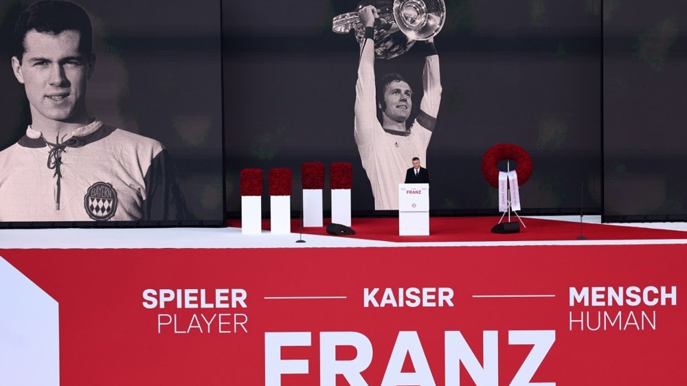 Dres Franca Bekenbauera će visiti ispod krova stadiona Bajerna 2 Dres Franca Bekenbauera će visiti ispod krova stadiona Bajerna 2