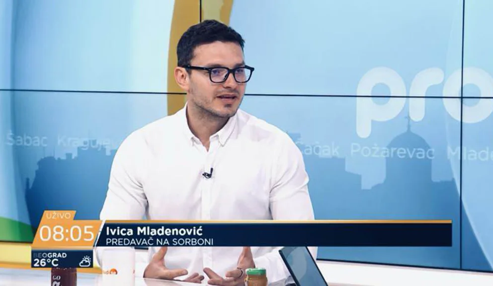 Mit fog Vučić csinálni Párizsban egy-két órán keresztül? 2