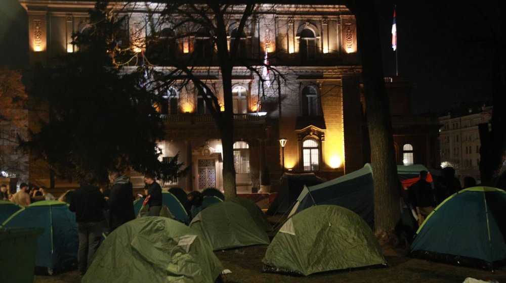 studenti ispred Predsedništva