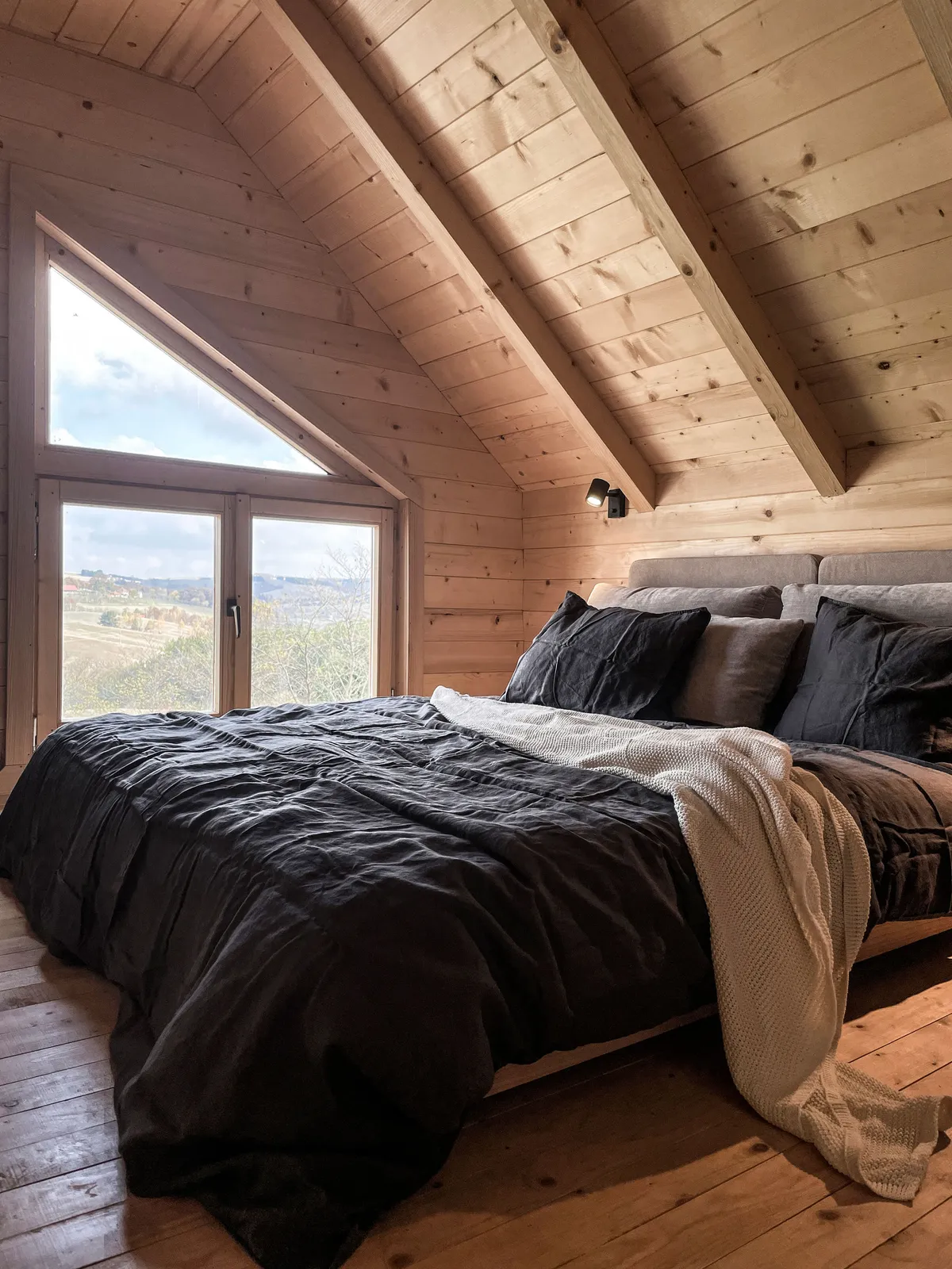 Ako je ušuškana planinska kuća vaš san, ova brvnara na Divčibarama može vam poslužiti kao odlična inspiracija 4