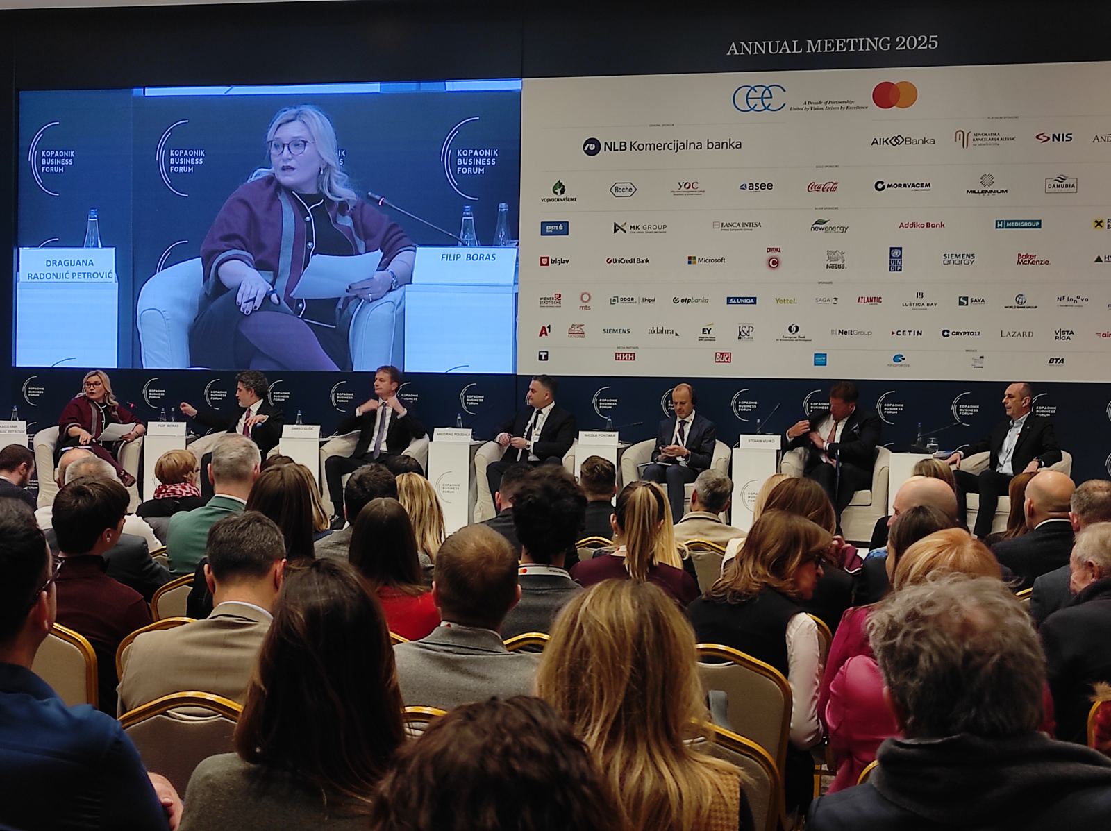 Glišić najavio 12 velikih investicija u vodovodnu mrežu, ostalo nejasno da li se odnosi i na Novi Sad gde su u toku restrikcije 2 Glišić najavio 12 velikih investicija u vodovodnu mrežu, ostalo nejasno da li se odnosi i na Novi Sad gde su u toku restrikcije 2