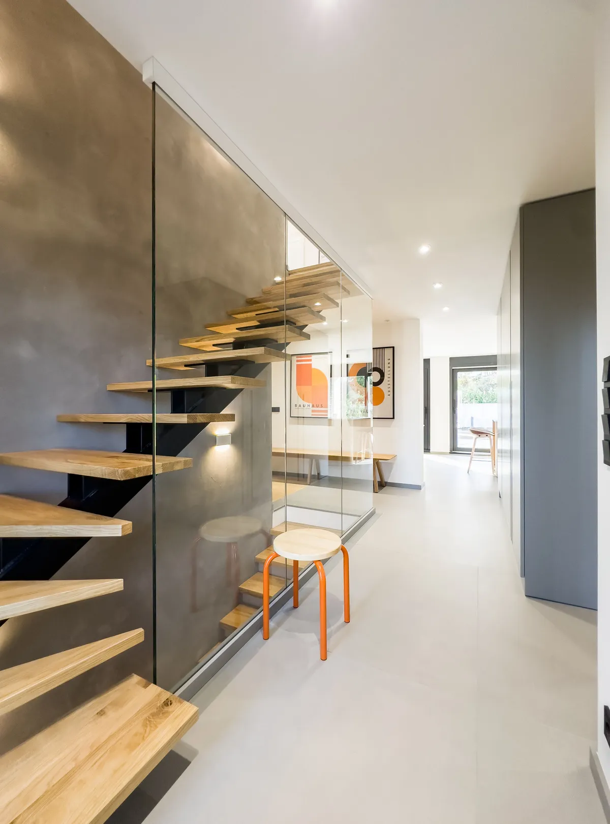 Ova tradicionalna kuća u Nemačkoj potpuno je transformisana: Sada predstavlja moderan i fleksibilan dom po meri savremene porodice 5