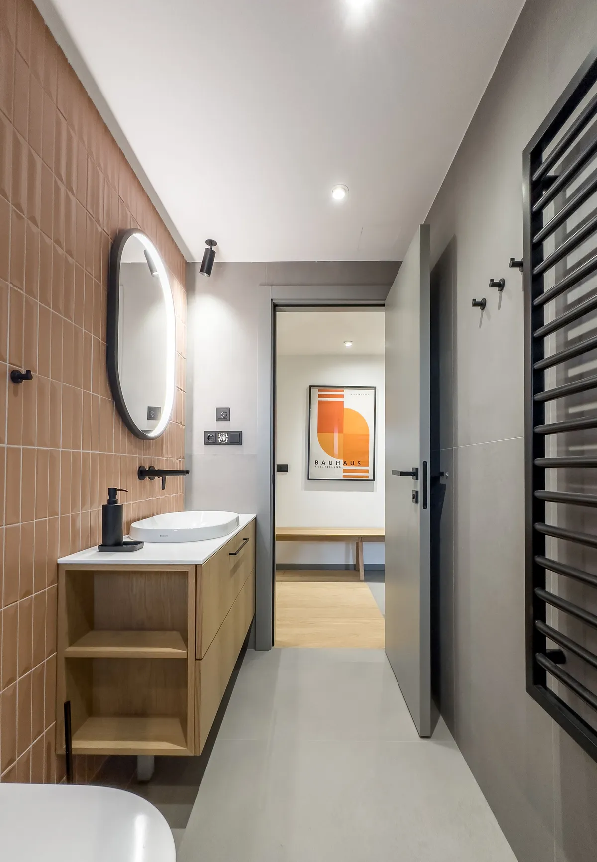 Ova tradicionalna kuća u Nemačkoj potpuno je transformisana: Sada predstavlja moderan i fleksibilan dom po meri savremene porodice 9