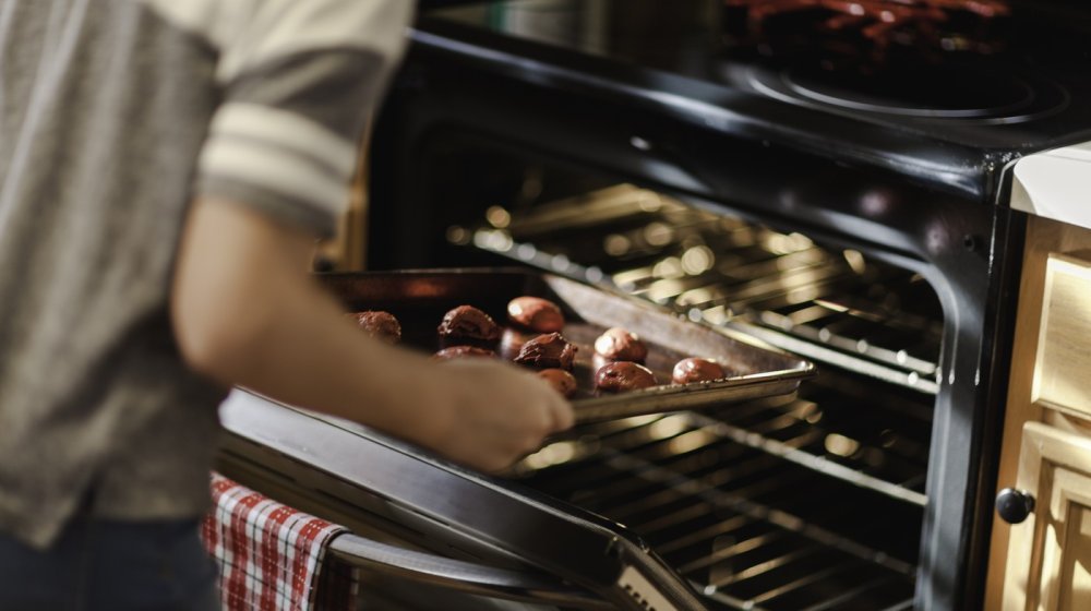 Koliko je stvarno važno zagrejati rernu pre pečenja? 1