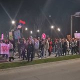 Demonstranti u Kraljevu šetali u znak podrške prosvetnim radnicima i studentima