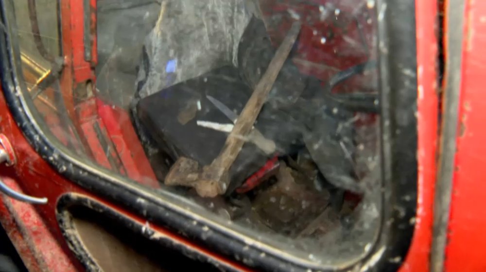 sekira, nož, traktor