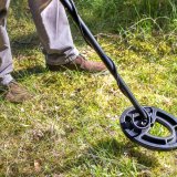 Policija zatekla dva muškarca u ataru sela Manđelos: Istraživali zemljište metal-detektorima, našli im 30 arheoloških predmeta 4