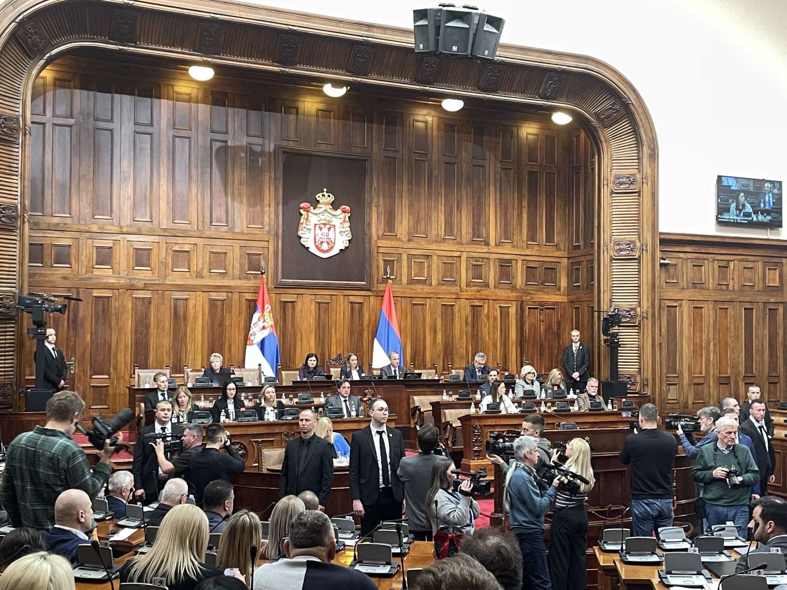 Nastavljena sednica Skupštine Srbije, prisustvuje nekoliko poslanika opozicije 2