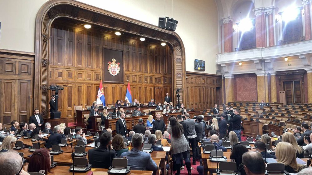 Nastavljena sednica Skupštine Srbije, prisustvuje nekoliko poslanika opozicije 1