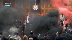 skupština srbije haos, neredi u skupštini, šok bombe Završena sednica Skupštine, Ana Brnabić pozvala poslanike većine da očiste salu, pošto policija izvrši uviđaj (FOTO/VIDEO) 24