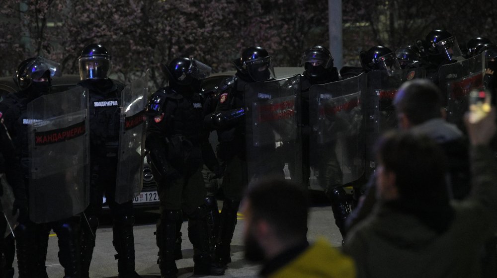 Radar: Povređeni policajac potvrdio da ga je udario kolega a ne studenti 1