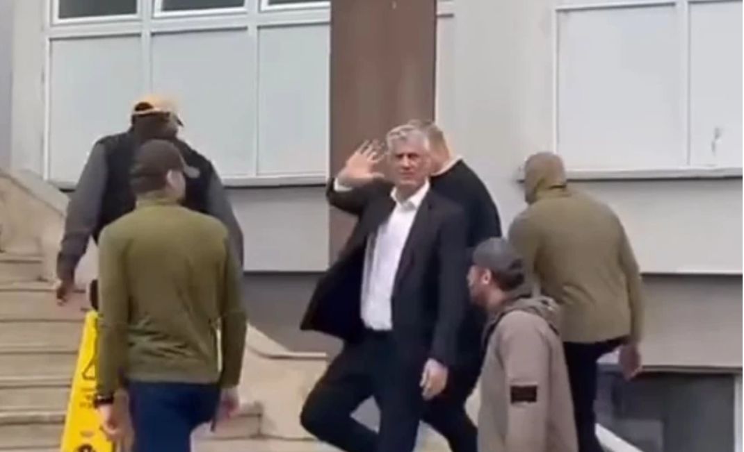 Hašim Tači stigao na Kosovo (FOTO) 2 Hašim Tači stigao na Kosovo (FOTO) 2