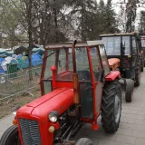 traktori ispred Pionirskog parka