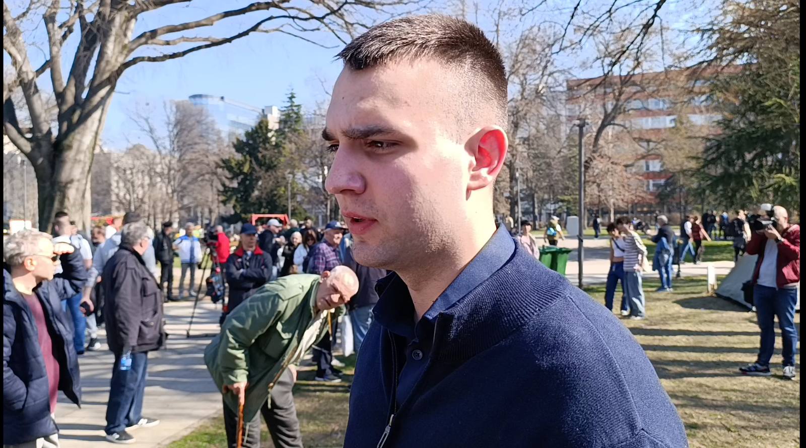 "Svadba na Pavlovićev način": Reporter Danasa ispred Predsedništva u kampu studenata koji "samo hoće da uče" (FOTO) 9