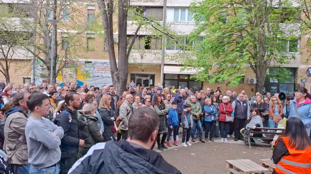 Iznuđena samoodbrana i zaboravljen suverenitet: Zborovi građana preplavili Novi Sad 1