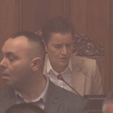 Kako Dojče vele i Glas Amerike pišu o haosu u Skupštini Srbije 2