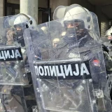 Studenti koji su sinoć blokirali novosadsku Skupštinu grada:"Žandarmerija nas branila, interventna policija tukla" 8