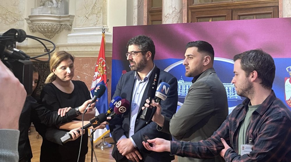 Šta je Lazović ispričao o tome kako je počeo haos u sali Skupštine? 1