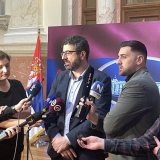 Šta je Lazović ispričao o tome kako je počeo haos u sali Skupštine? 4