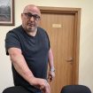 Dekan Patrik Drid na sednicama Senata u Novom Sadu na kojima "nepodobni profesori" ostaju bez posla nosi naočare za snimanje 8