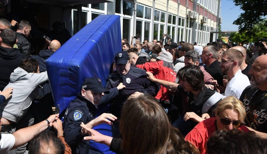 Vlast tukla studente, a sada ih poziva da volontiraju: Čemu će služiti Ekspo bodovi? 2 Vlast tukla studente, a sada ih poziva da volontiraju: Čemu će služiti Ekspo bodovi? 1