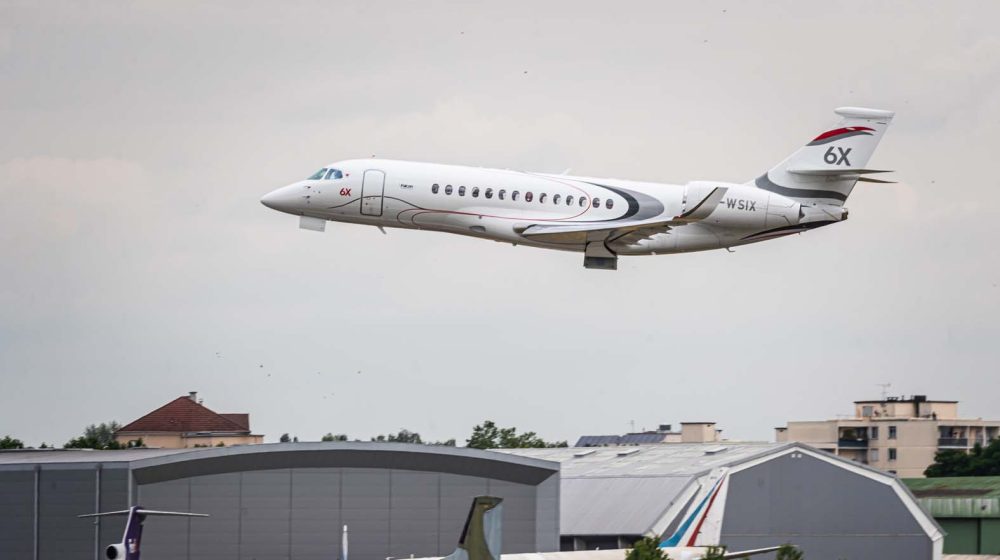 Pokušaj upada u pilotsku kabinu aviona na letu Lion-Porto 1