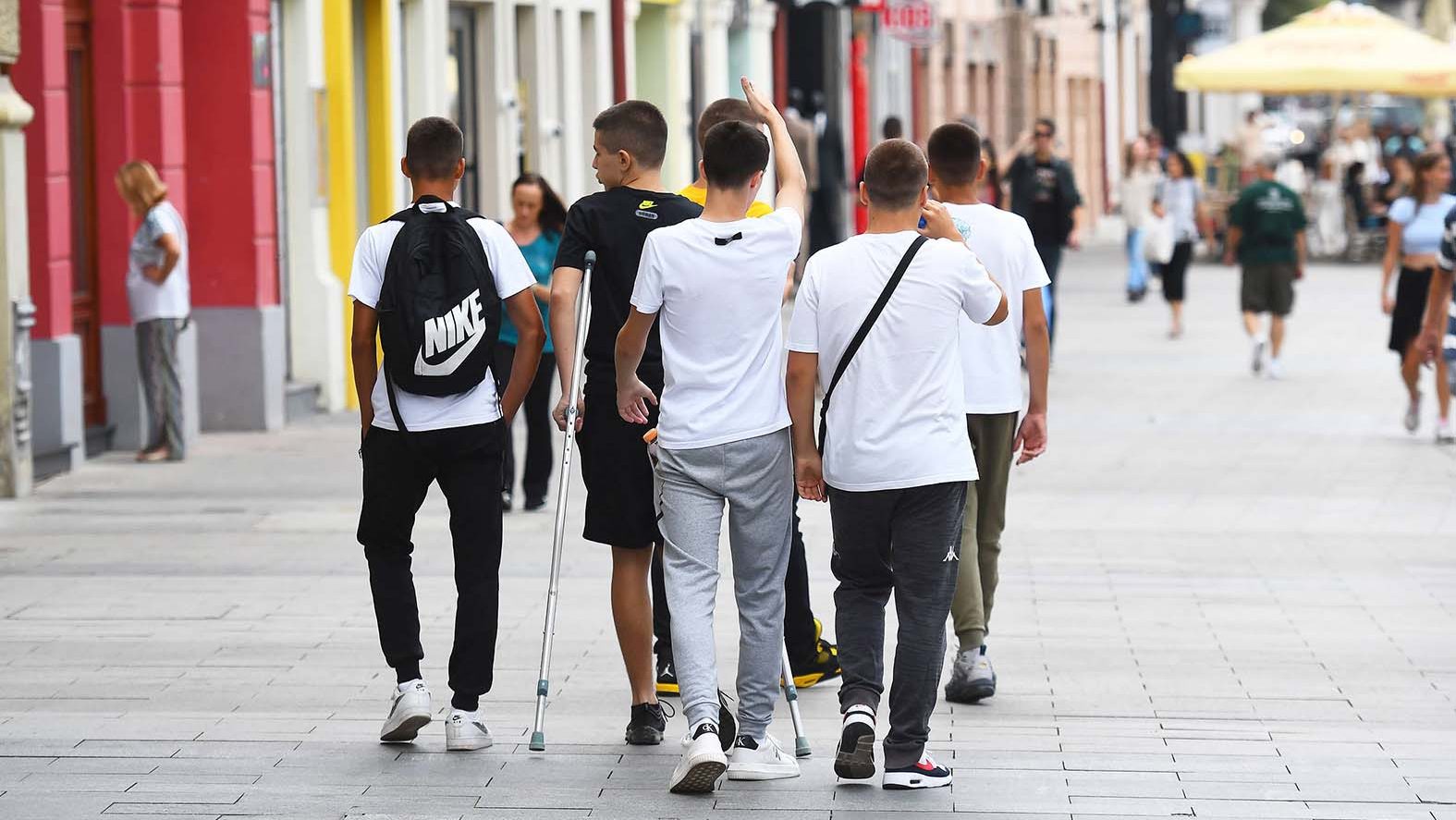 Da li je povećanje praga za upis u gimnazije i četvorogodišnje stručne škole put ka gašenju odeljenja u malim mestima? 2 Da li je povećanje praga za upis u gimnazije i četvorogodišnje stručne škole put ka gašenju odeljenja u malim mestima? 2
