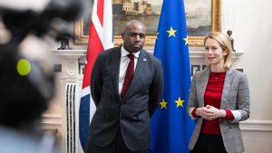 Ako je Kaji Kalas i Dejvidu Lamiju stalo da Srbija postane članica EU, odnosno demokratska pravna država, a nisu spremni izaći iz sopstvene prebirokratizovane diplomatske uloge, onda bi bilo bolje da se ni ne izjašnjavaju o političkoj situaciji u Srbiji.