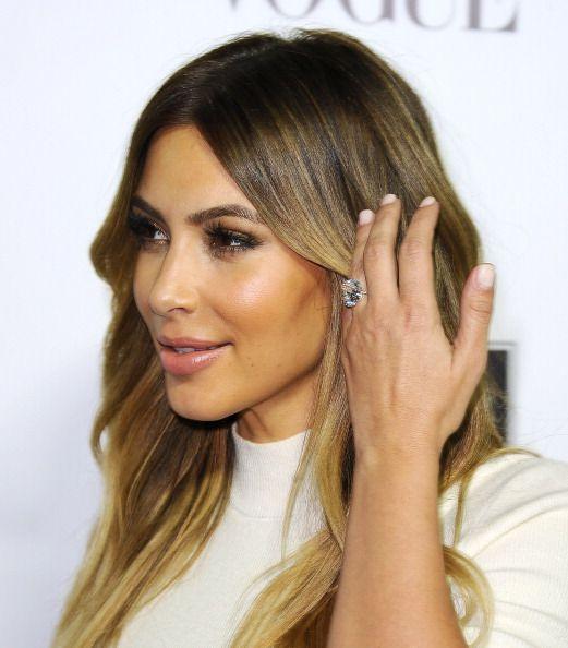 'Dede pljačkaši' držali Kim Kardašijan na nišanu a da nisu ni znali ko je 4 Kanje Vest je zaprosio Kim na njen 33. rođendan sa dijamantskim prstenom jastučastog oblika