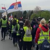 Studenti po kiši i vetru u četiri kolone ka Loznici 8