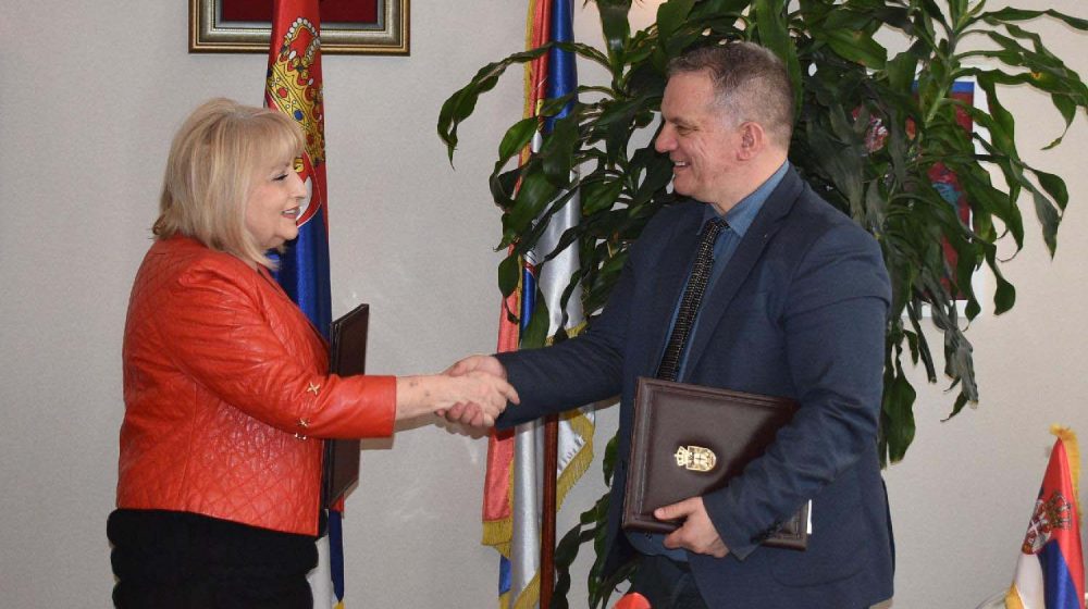 "Rat" zbog izbora direktora: Problemi u najmanje pet škola, rukovodioce ne želi ni kolektiv ni roditelji 1
