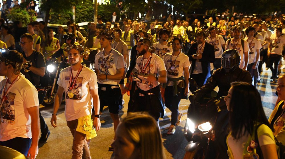 Studenti iz Pomoravlja stigli u Novi Sad nakon pešačenja dugog više od 320 kilometara 1