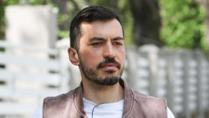 Radovan Seratlić, novinar i voditelj Dnevnika Televizije Nova S, ovogodišnji je dobitnik nagrade „Stanislav Staša Marinković“ koju redakcija Danasa dodeljuje povodom 9. juna, dana kada je 1997. godine izašao prvi broj lista Danas.