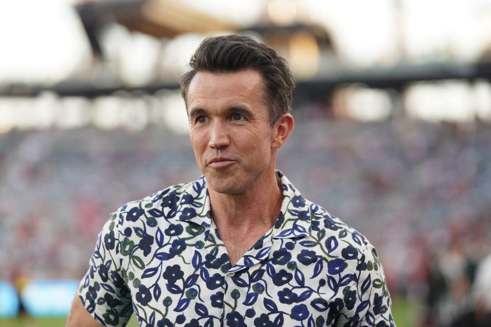 Rajan Rejnolds, Rob Mekelheni i bajka o Reksamu 2