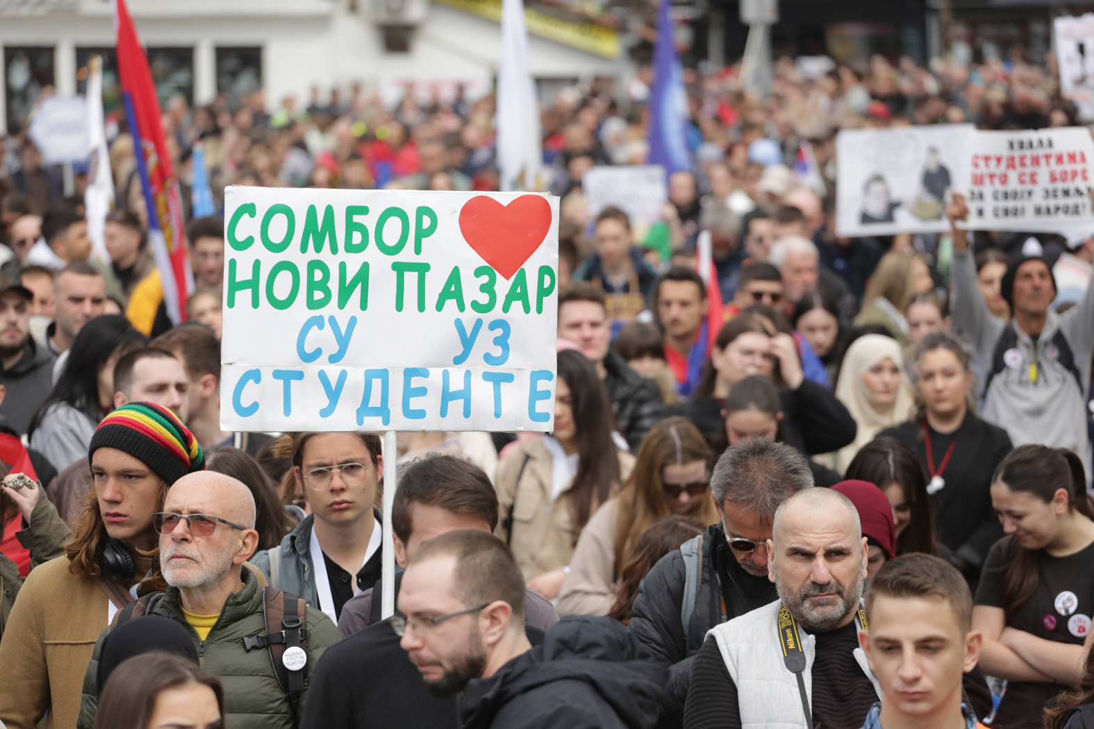 Da li je vladajuća koalicija uzdrmana nakon dramatičnih događaja u Novom Pazaru? 6