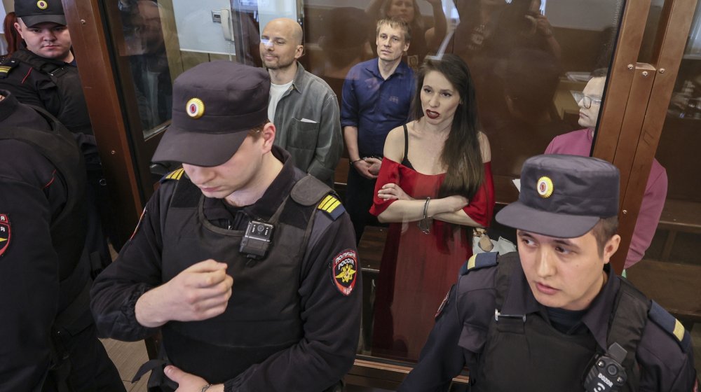 Pet i po godina zatvora za četvoricu novinara u Rusiji zbog veze s Navaljnim