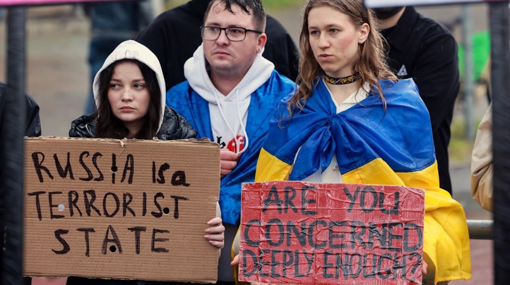 Mladi Ukrajinci dobili dozvolu za izlazak iz zemlje: Koje su posledice vladine odluke? 1