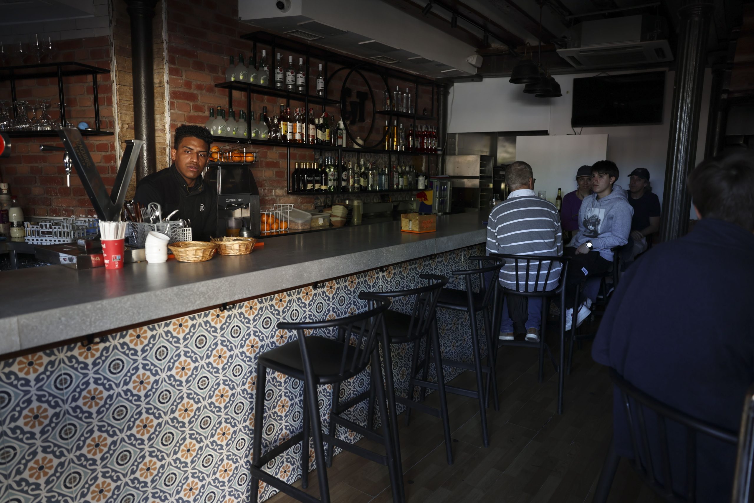 (FOTO, VIDEO) Masovni nestanak struje u Španiji i Portugalu: Portugalci "krive" Špance i vrlo redak "atmosferski fenomen" 2 (FOTO, VIDEO) Masovni nestanak struje u Španiji i Portugalu: Portugalci "krive" Špance i vrlo redak "atmosferski fenomen" 2