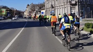 Nakon što je oko 80 studenata, koji su juče krenuli biciklima na put do Strazbura, kako bi skrenuli pažnju međunarodnoj zajednici na svoju borbu, danas su prešli na teritoriju Mađarske.