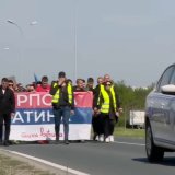 Policija sprečila N1 da prati šetnju pristalica SNS-a 6